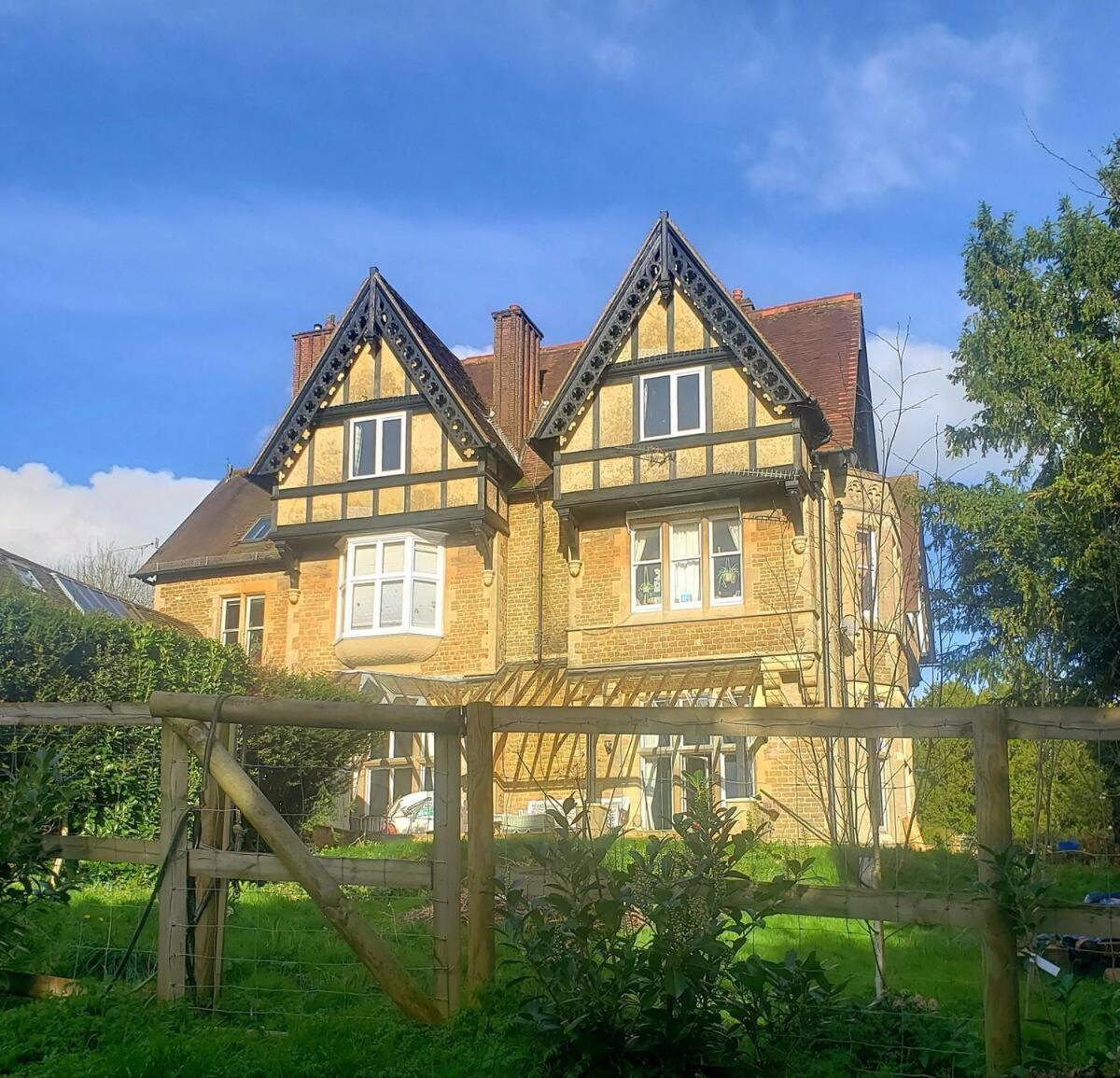 Lovely 3 Bed Condo Reigate Kültér fotó